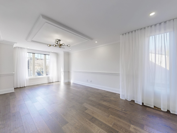 428B Valermo Drive - Main Open Concept Sun-Field Dining Living