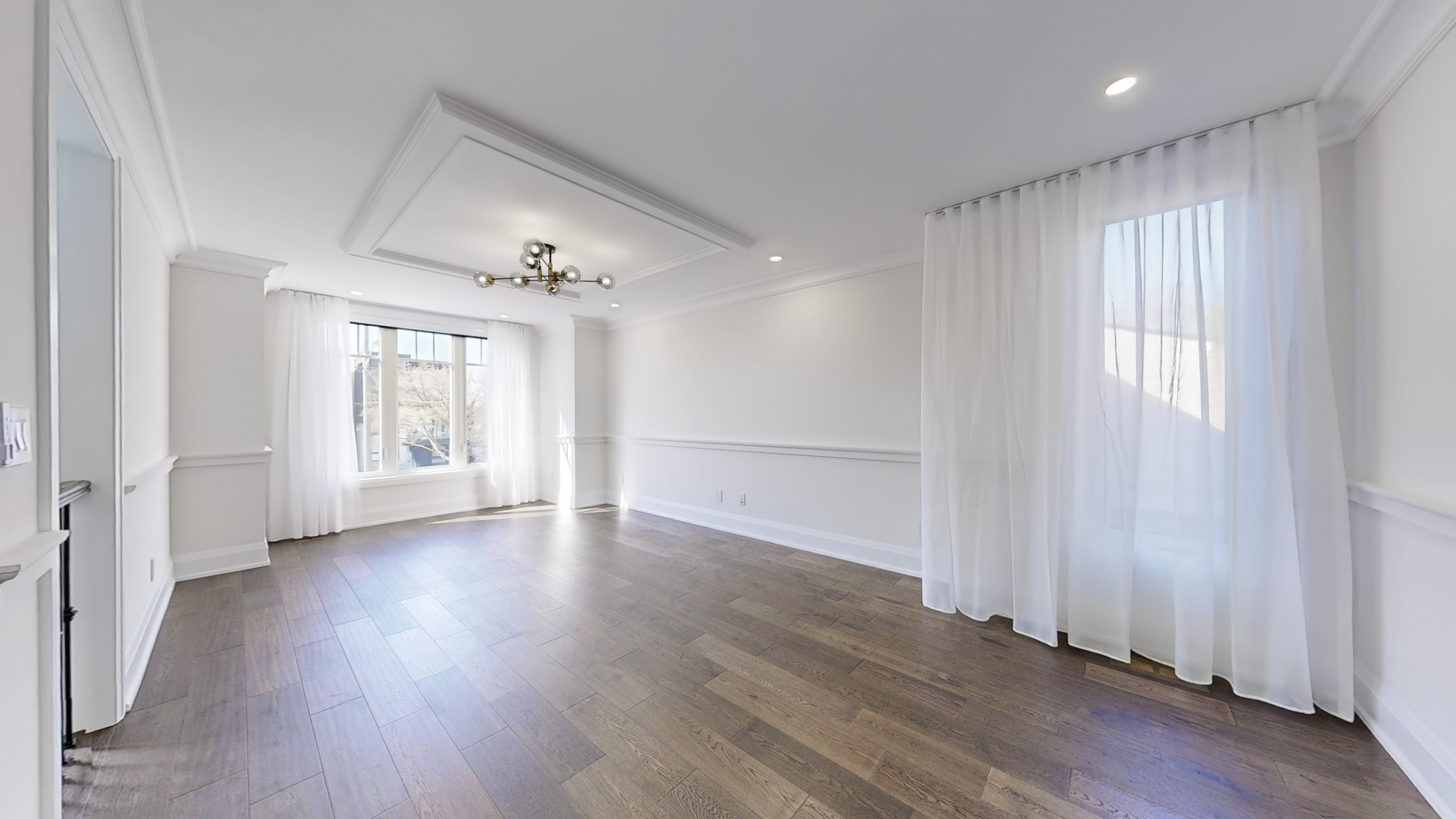 428B Valermo Drive - Main Open Concept Sun-Field Dining Living