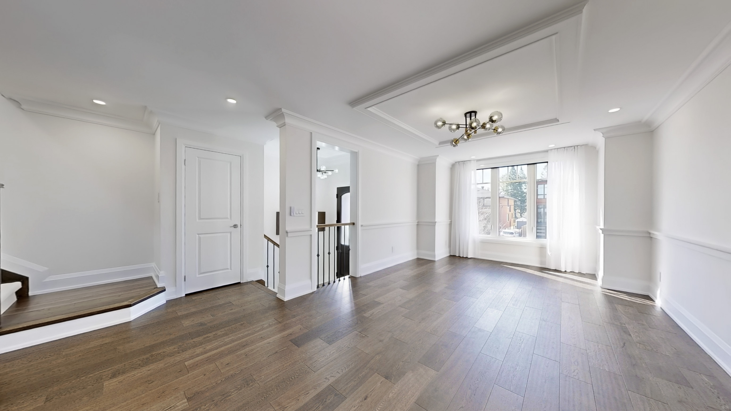 428B Valermo Drive - Main Open Concept Sun-Field Dining Living