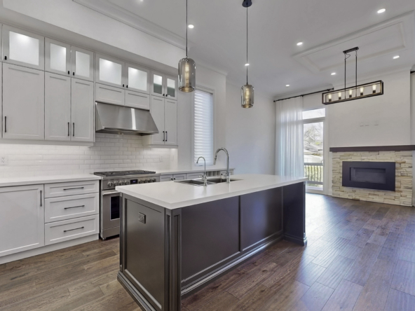 428B Valermo Drive - Main Open Concept Kitchen Dining Living Walk-Out to Deck