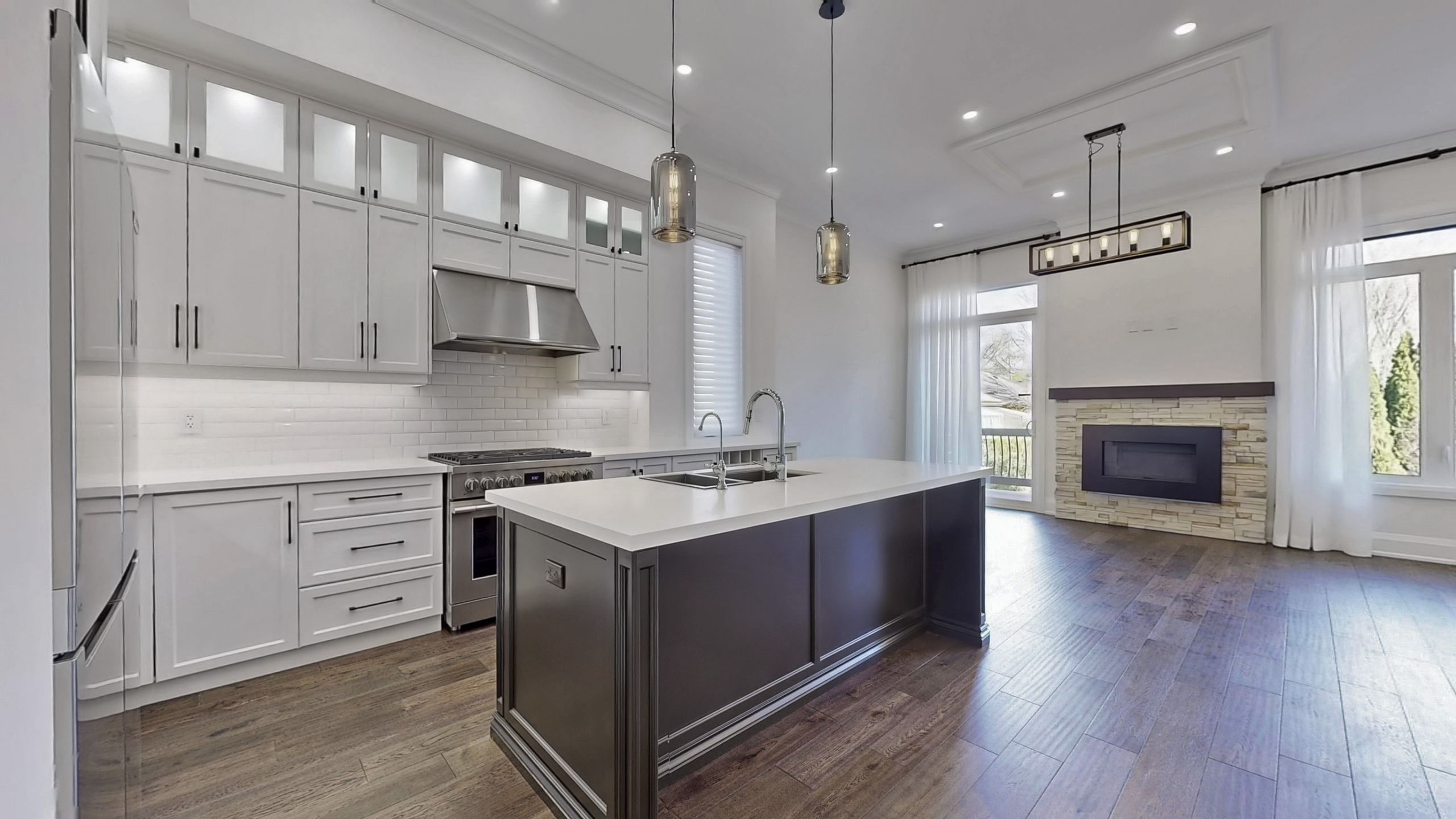 428B Valermo Drive - Main Open Concept Kitchen Dining Living Walk-Out to Deck