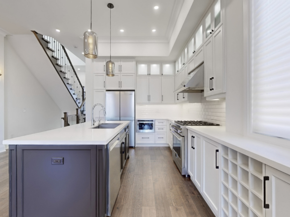 428B Valermo Drive - Main Open Concept Kitchen Dining Living Walk-Out to Deck