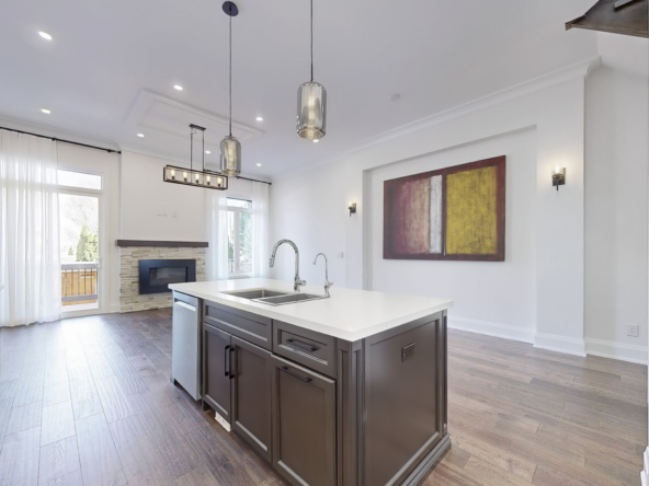 428B Valermo Drive - Main Open Concept Kitchen Dining Living Walk-Out to Deck