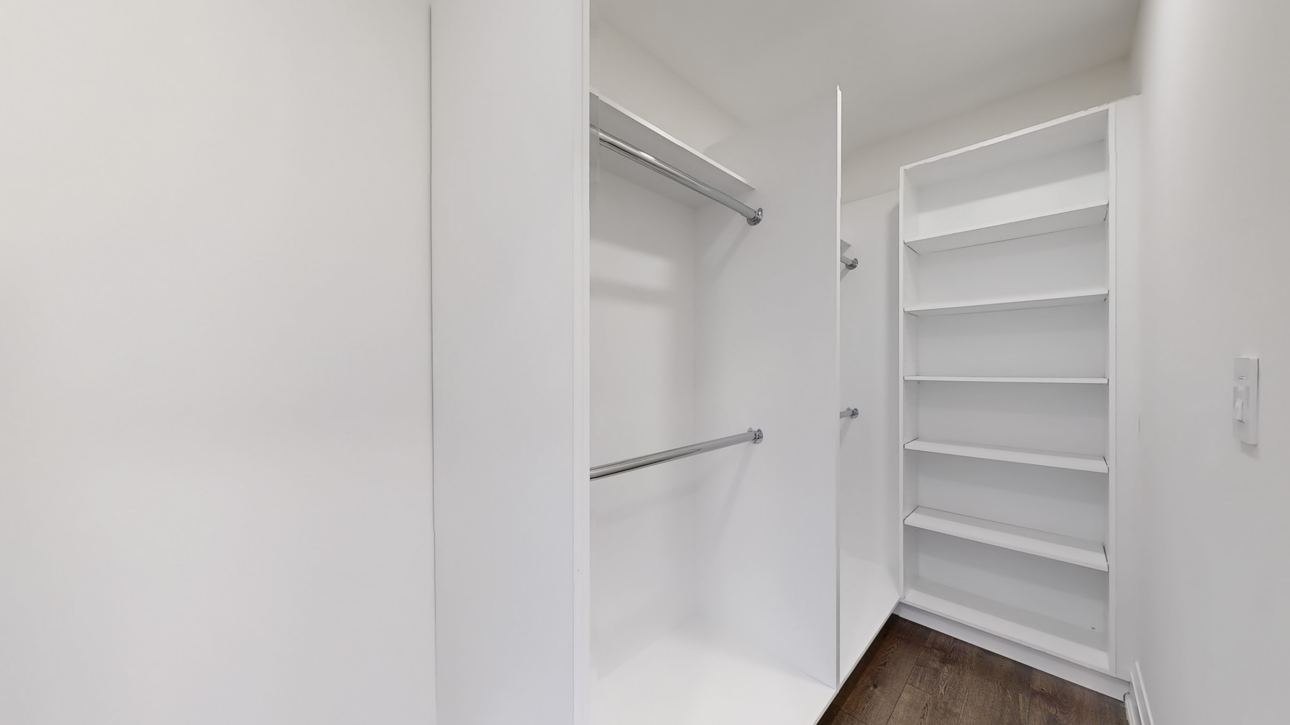 428B Valermo Drive - Walk-In Closet in Primary Bedroom
