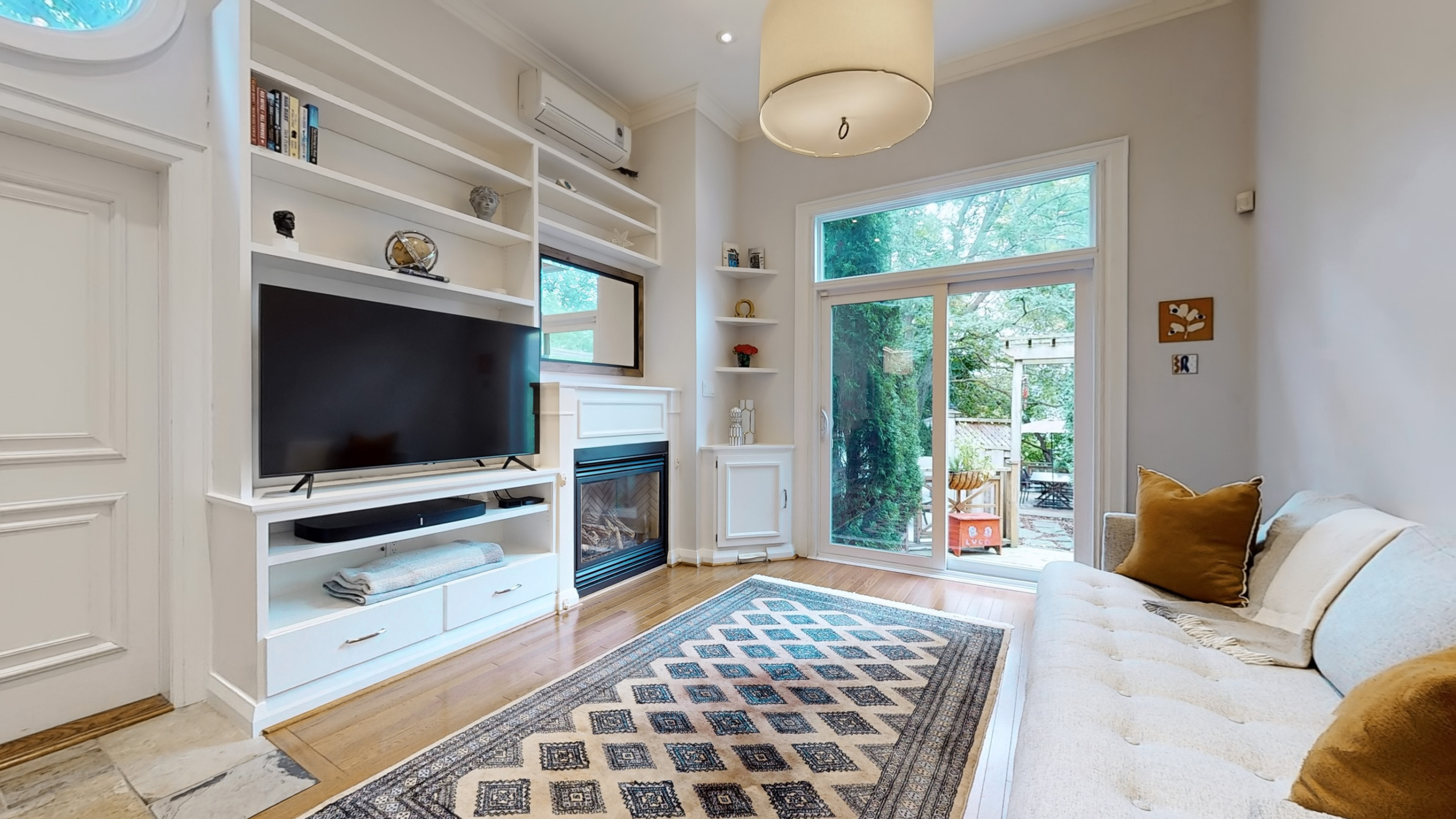 149 Castlefield Ave Toronto | A7RE