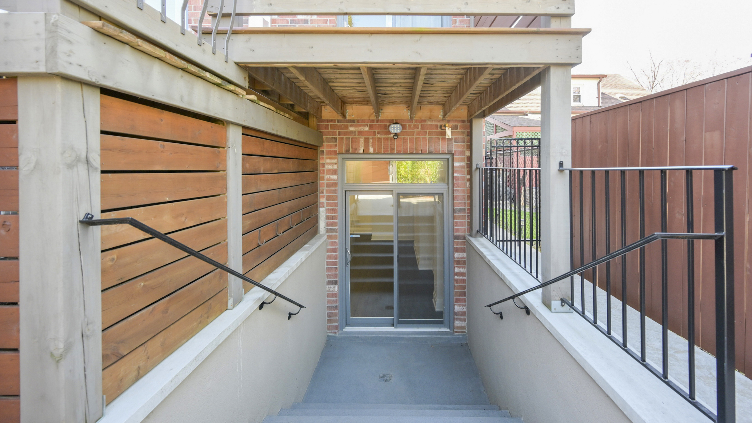 428B Valermo Drive - Walk Up Basement