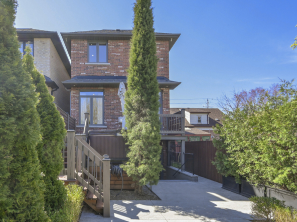 428B Valermo Drive - Landscaped Backyard Multi-Level Deck Custom Cabana Hot Tub
