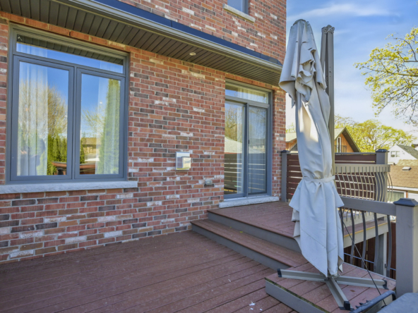 428B Valermo Drive - Landscaped Backyard Multi-Level Deck Custom Cabana Hot Tub