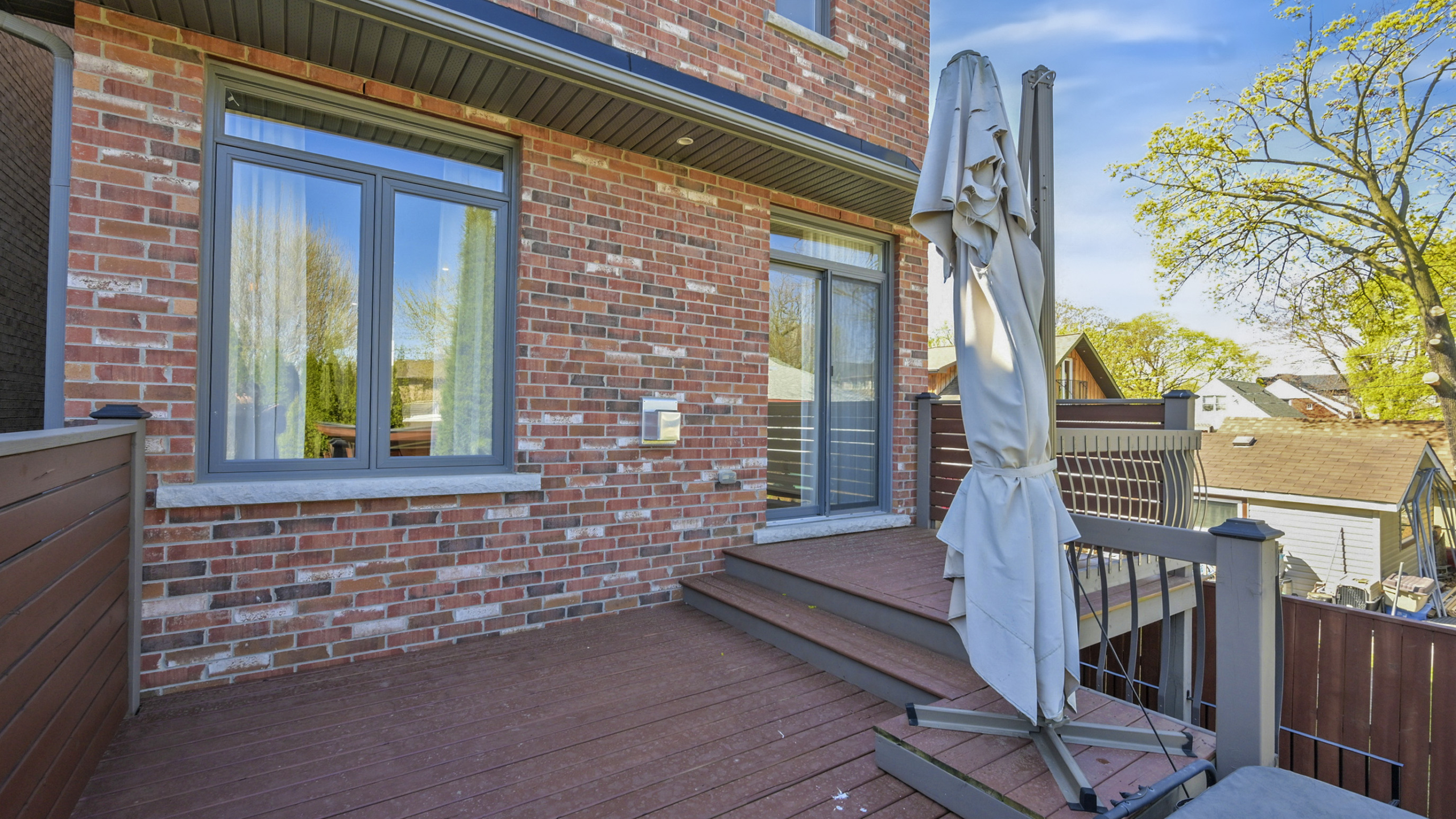 428B Valermo Drive - Landscaped Backyard Multi-Level Deck Custom Cabana Hot Tub